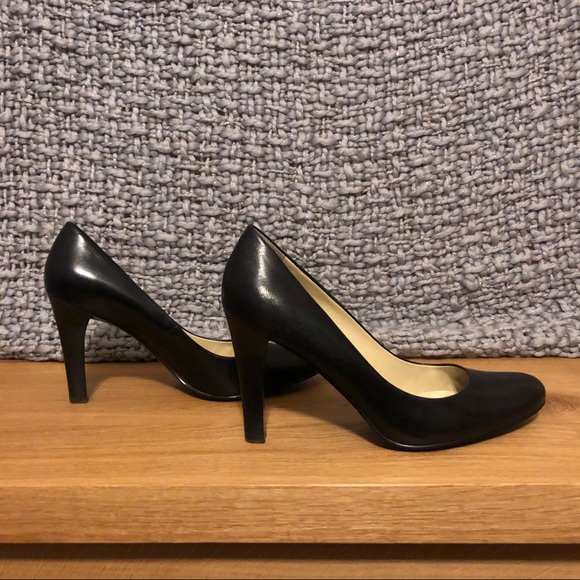 ralph lauren leather pumps
